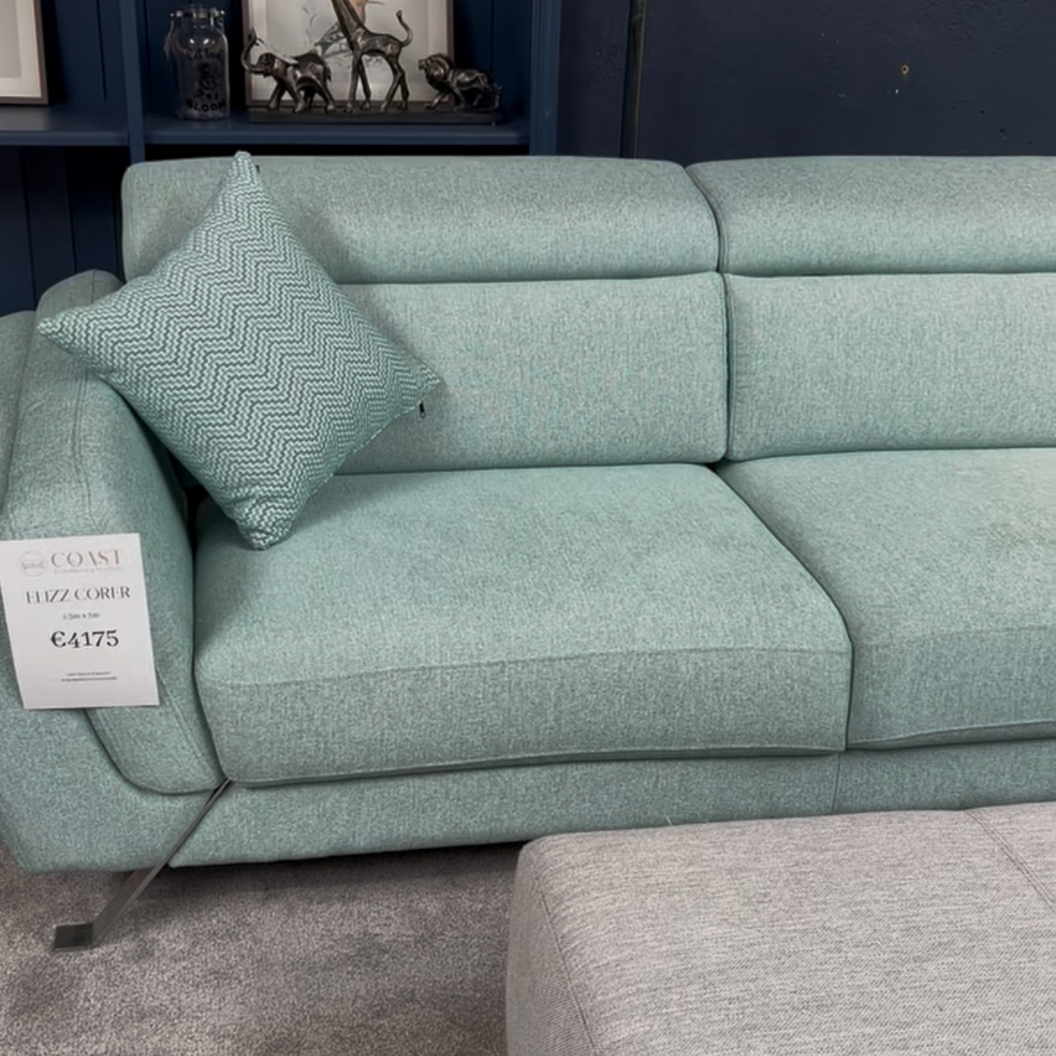 Elizz Sofa