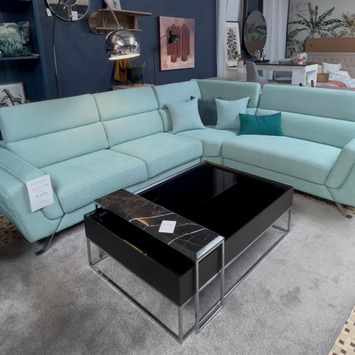 Elizz Sofa